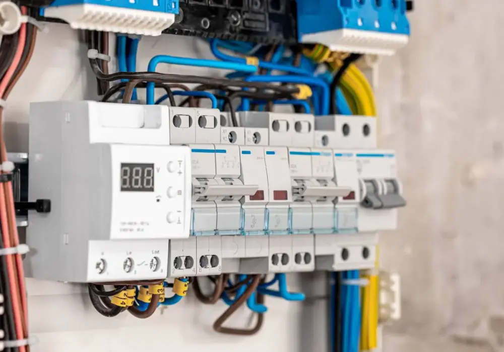 Przyłącze elektryczne do działki: krok po kroku w 6 etapach