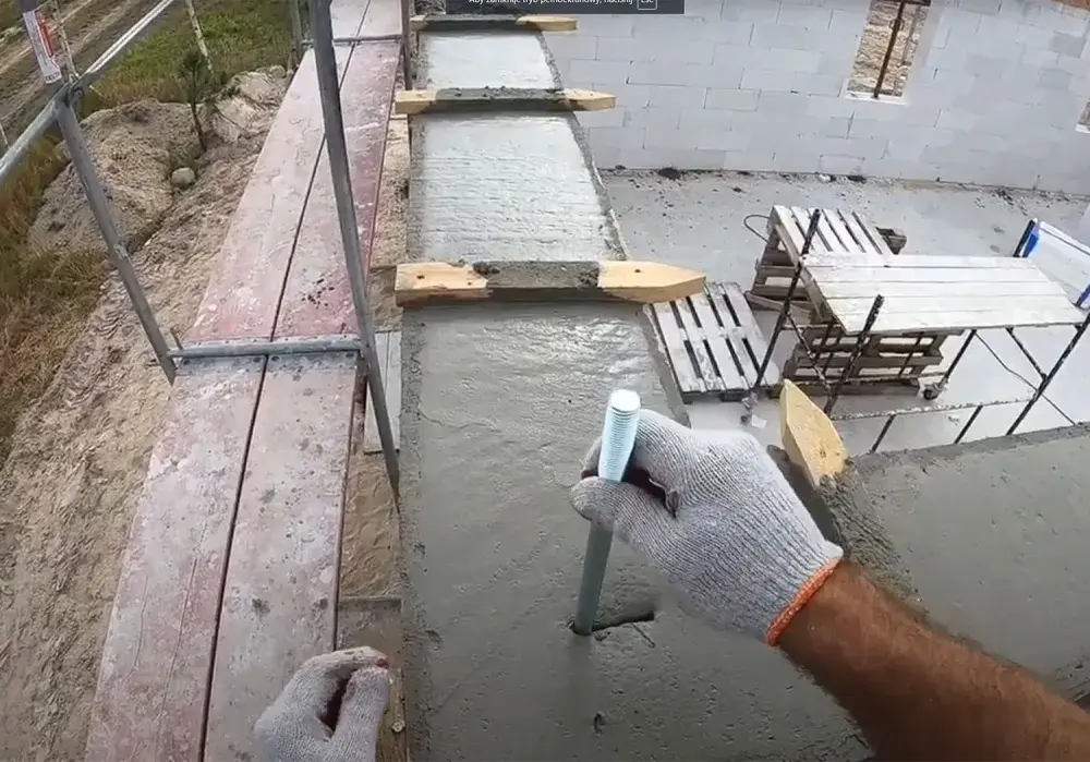 Jak zamontować kotwę w betonie? Poradnik krok po kroku