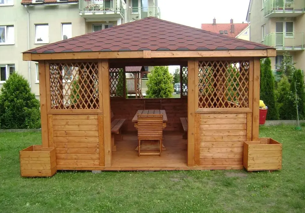 Jaki fundament wybrać pod altankę drewnianą? Kompletny poradnik na temat rodzajów podstaw pod altany ogrodowe