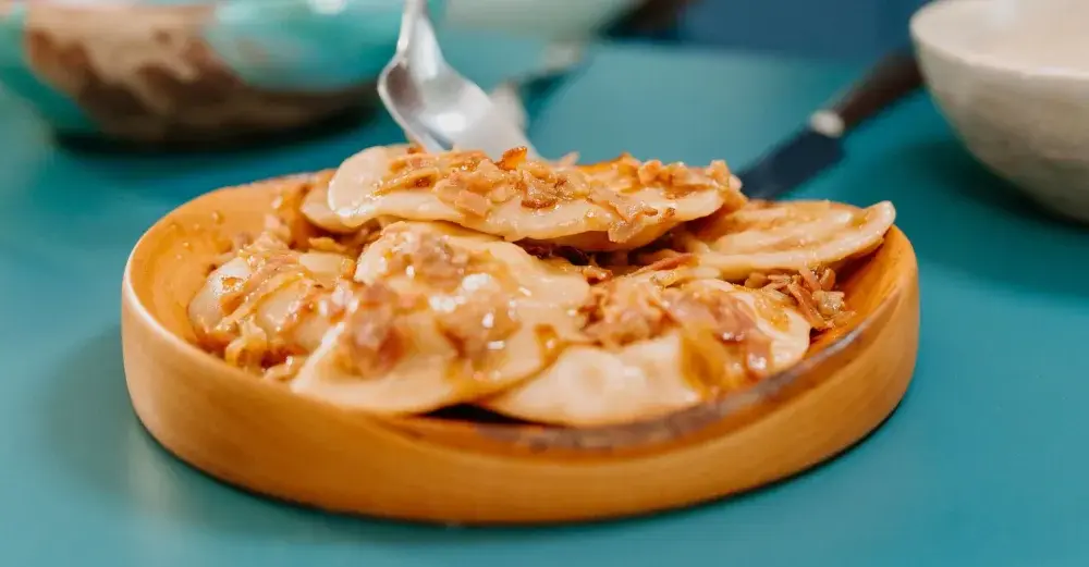 Jak odgrzać pierogi w garnku bez ryzyka ich rozpadania