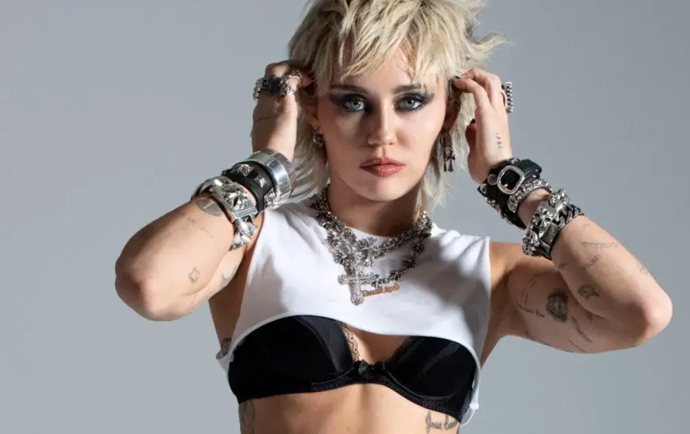 Z kim jest Miley Cyrus? Nowy partner i burzliwe życie miłosne