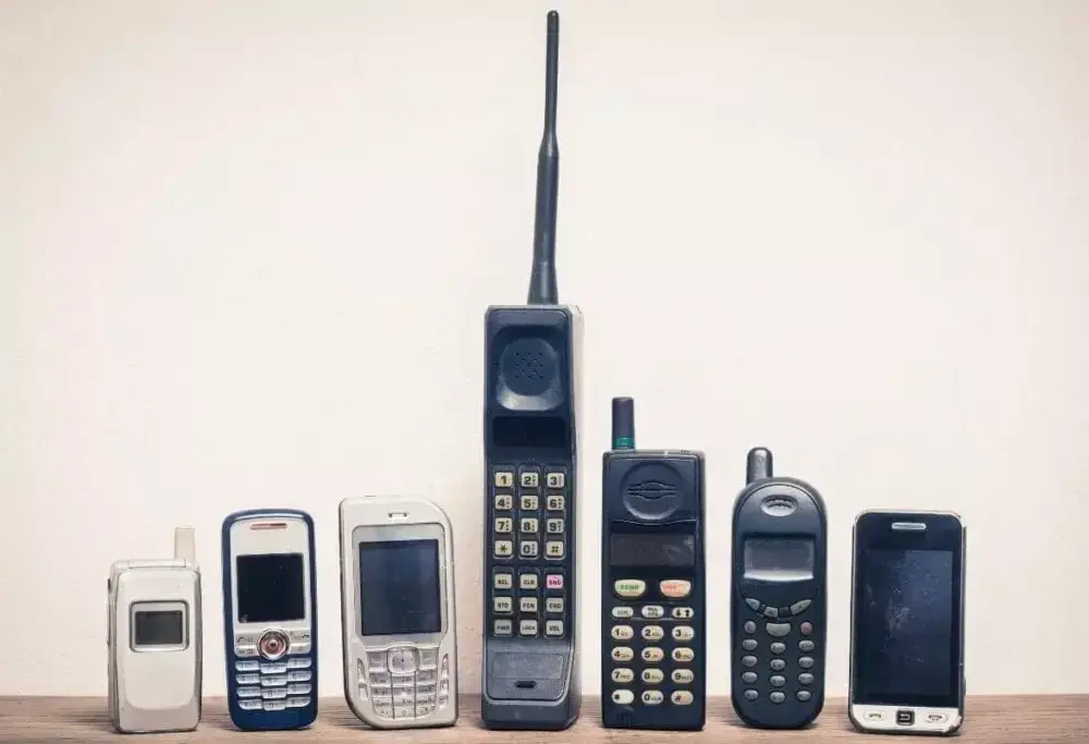 W którym roku powstał telefon komórkowy? Zaskakująca historia wynalazku