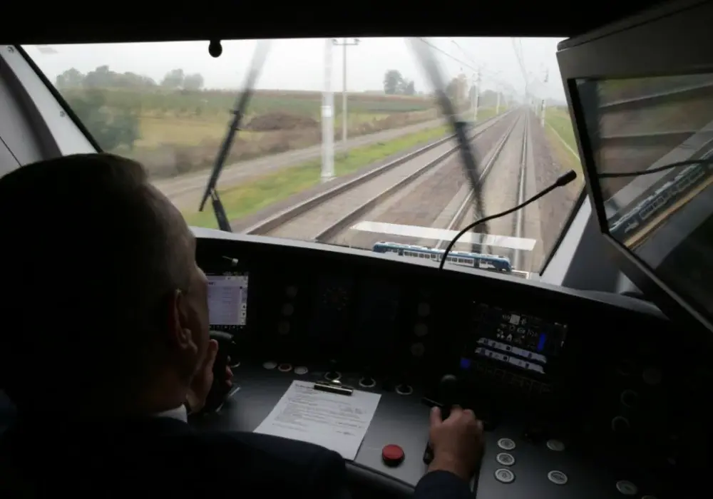 Ile zarabia maszynista pociągu? Zaskakujące fakty o wynagrodzeniu