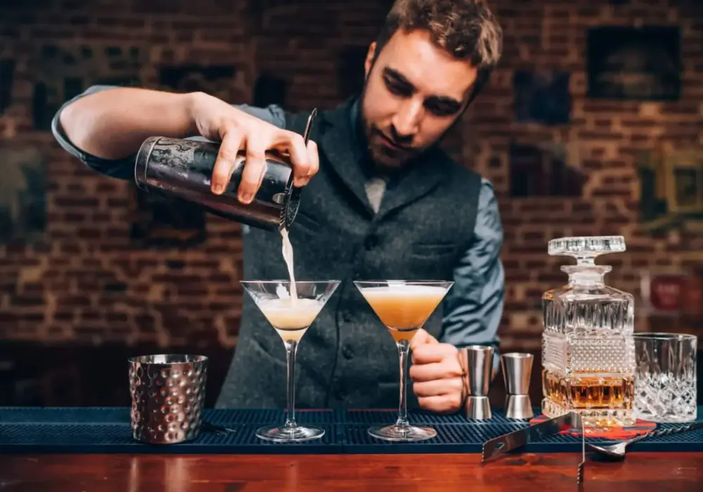 Schłodź kieliszek Martini w 30s bez lodu Barmański sekret
