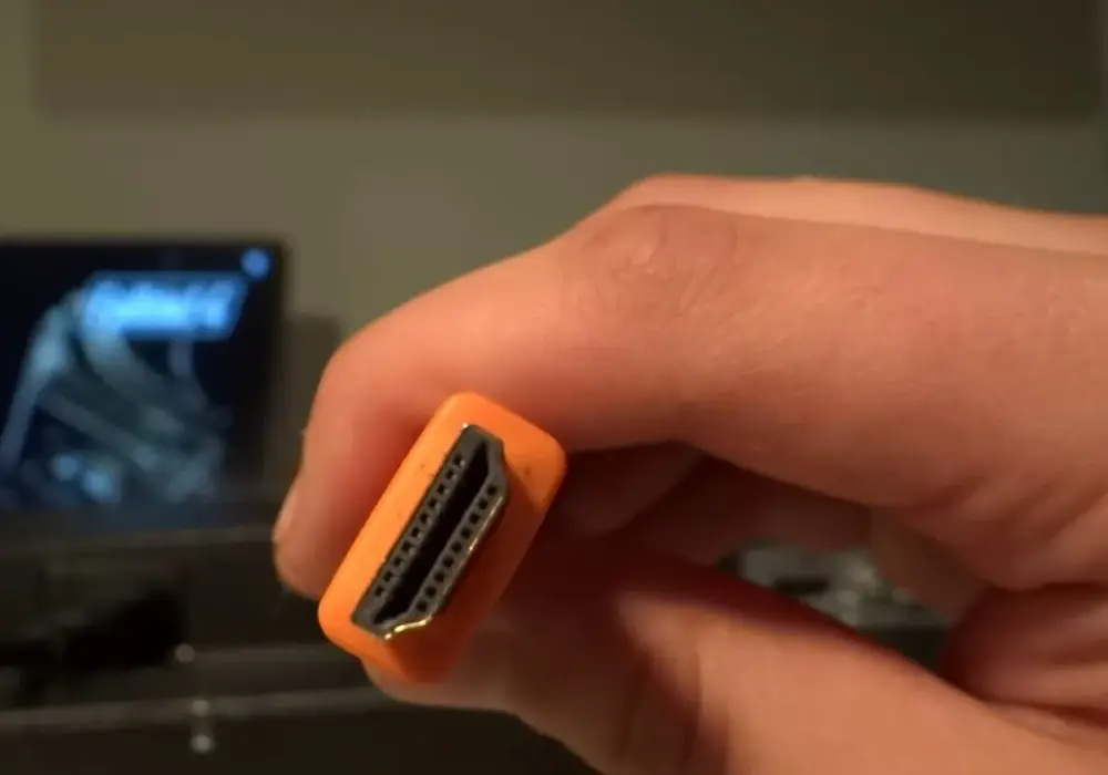 Jak podłączyć monitor do komputera kablem HDMI - proste kroki i porady