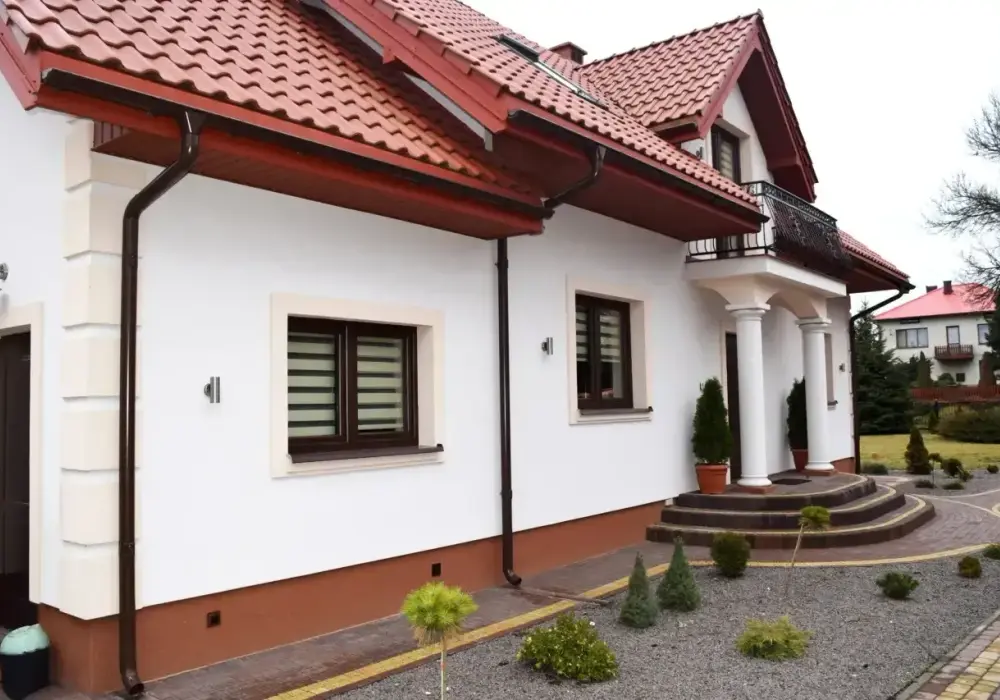 Cokół ściany i elewacji - jak dobrać materiał i uniknąć błędów?