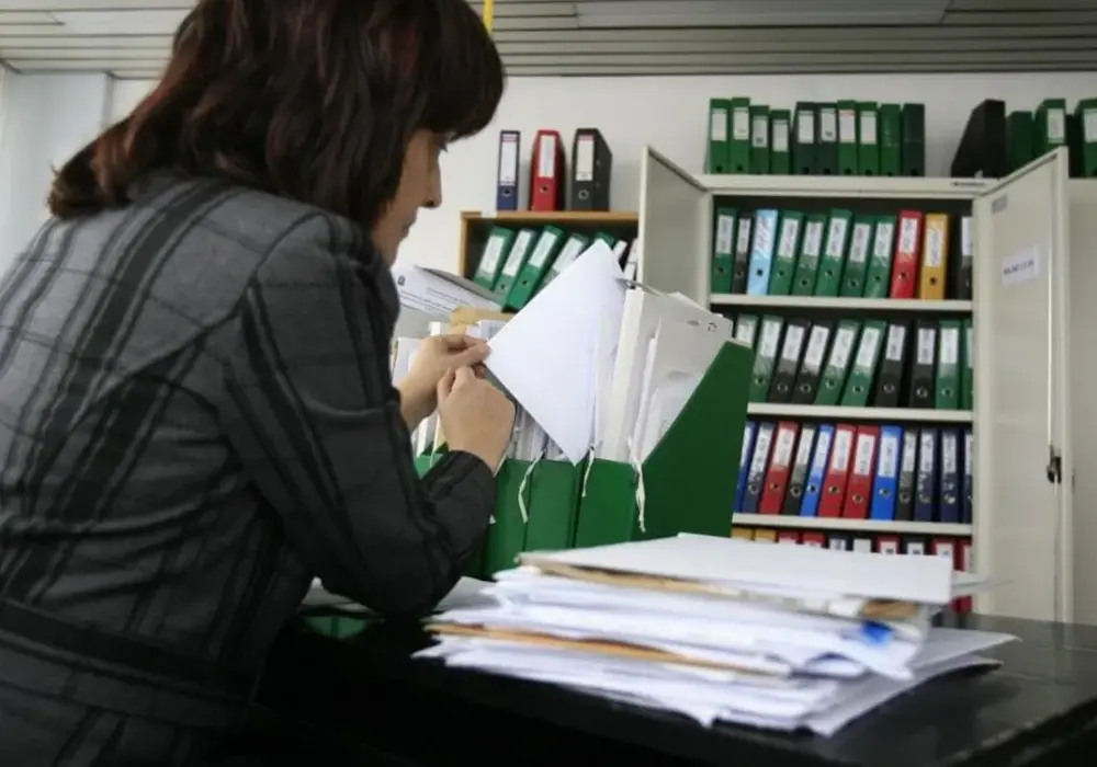 Jak napisać skuteczne ponaglenie do urzędu bez konsekwencji prawnych