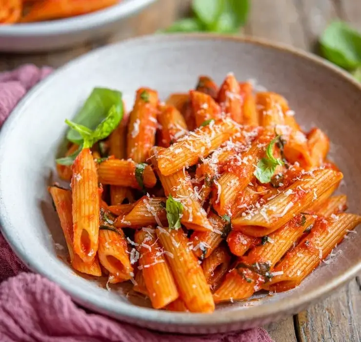 Penne al pomodoro: prosty przepis na smakowity makaron w 30 minut