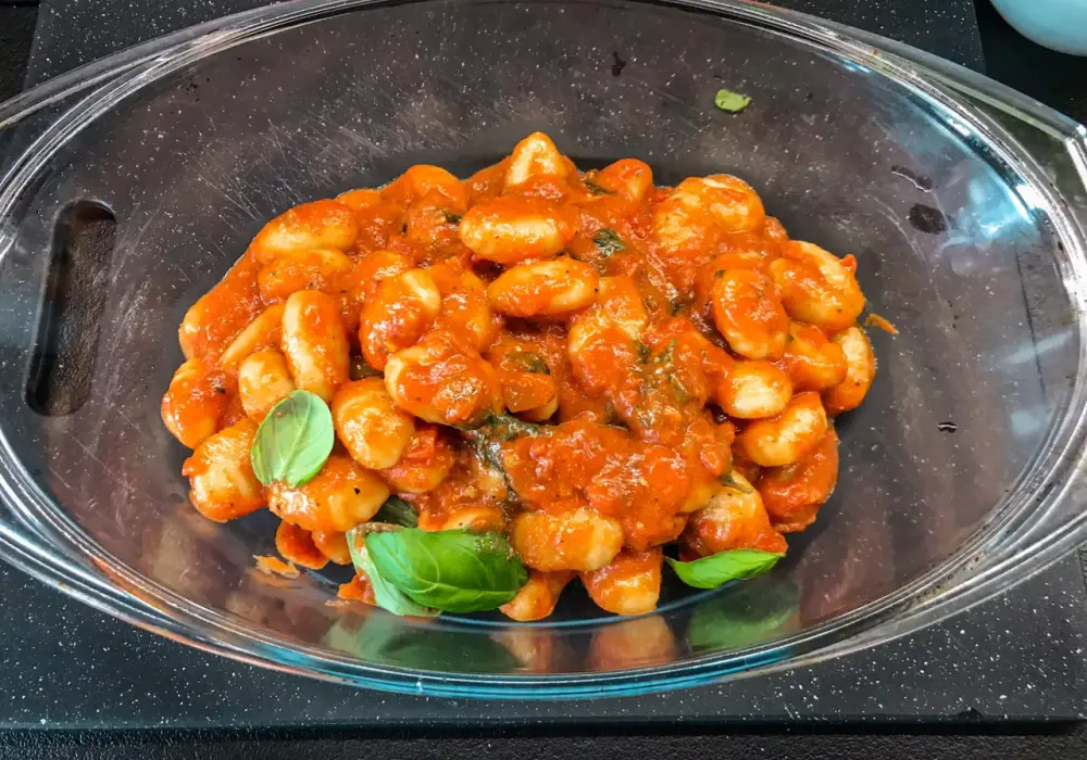 Gnocchi - jak zrobić i z czym podawać? Przepisy na sosy