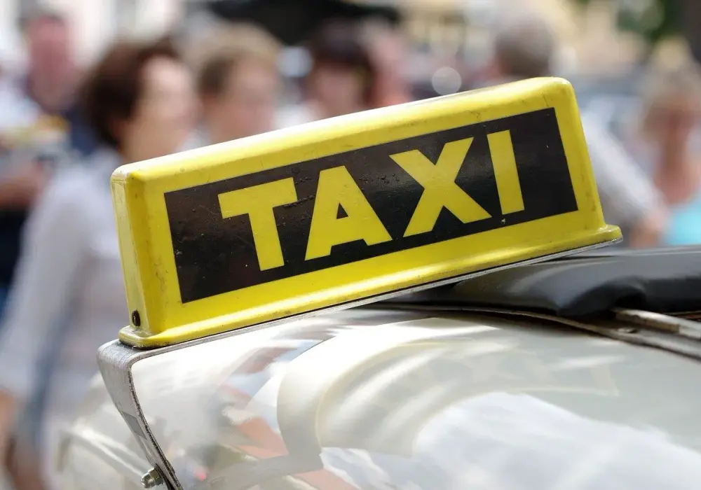 Ile kosztuje taxi w Warszawie za kilometr? Sprawdź aktualne stawki