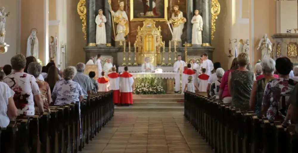 Ile trwa msza w kościele? Czas trwania różnych rodzajów mszy