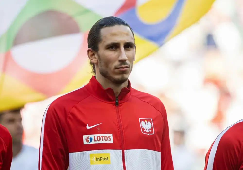 Kamil Grabara zarobki: ile naprawdę zarabia bramkarz Bundesligi?
