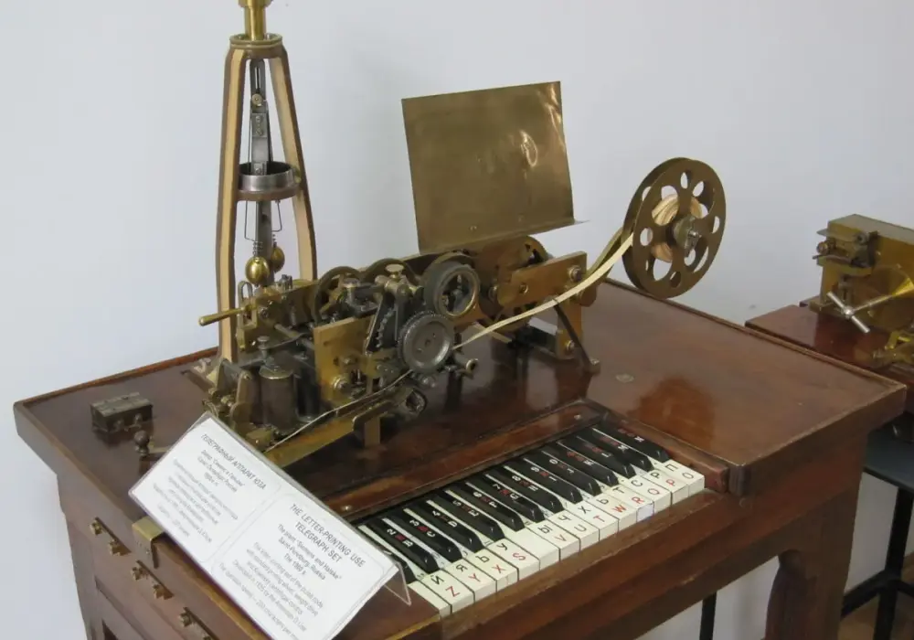 Kiedy wynaleziono prąd elektryczny? Historia odkrycia i kluczowe momenty rozwoju elektryczności