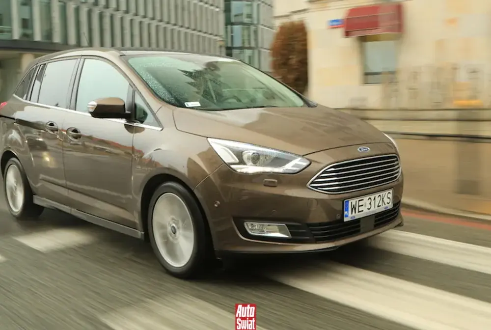 Ford Grand C-MAX - Czy warto kupić? Poradnik dla rodzin