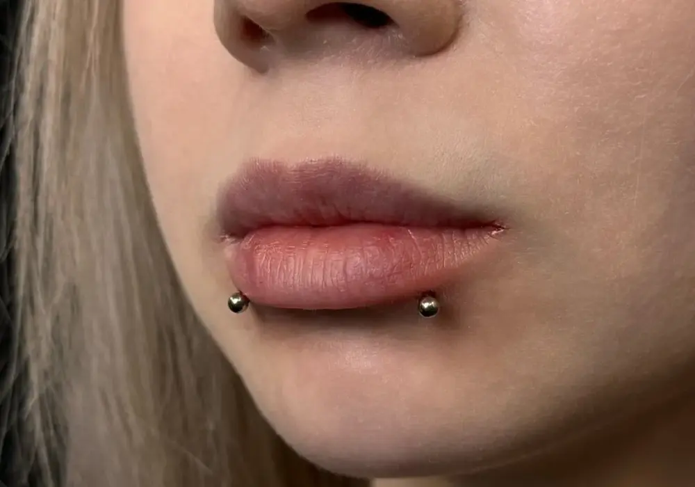 Snake bite piercing - Czy to dla Ciebie? Gojenie i pielęgnacja