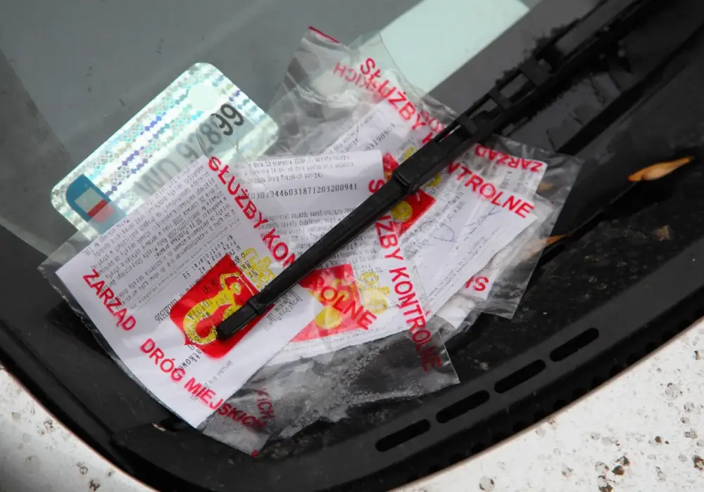 Mandat za brak opłaty za parkowanie - wysokość kary w Polsce