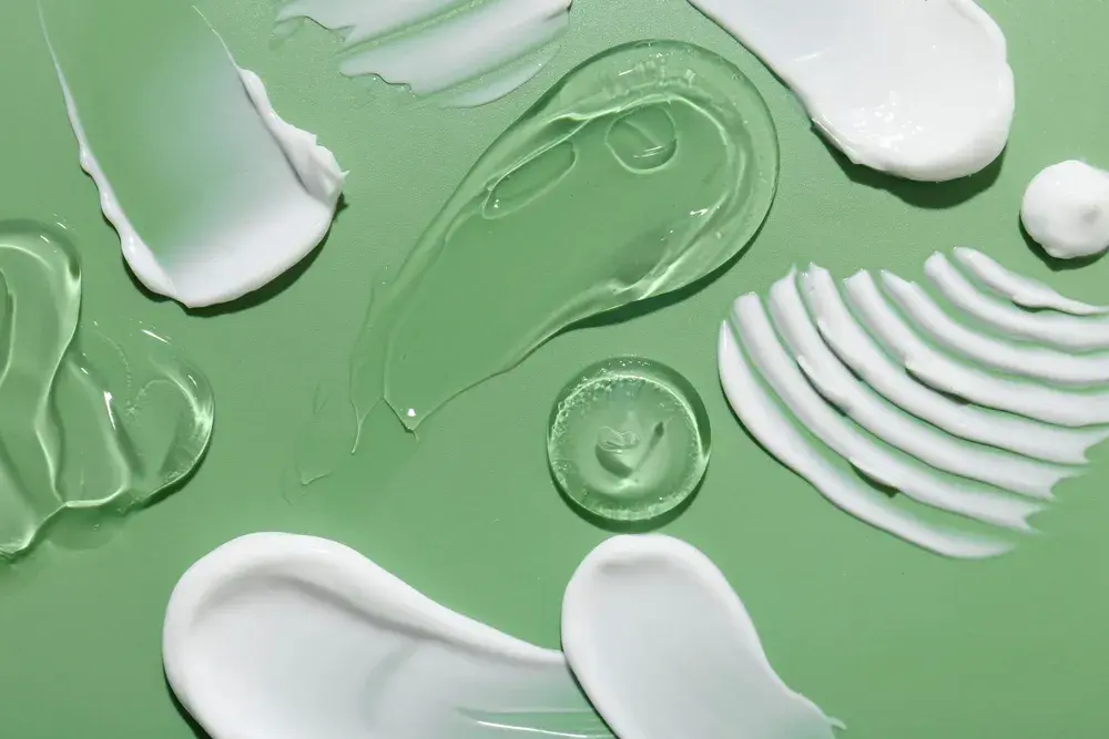 Jak powstają naturalne kosmetyki? Przewodnik po manufakturze kosmetyków