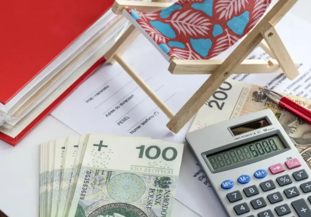 Świadczenie urlopowe 2026 - ile wynosi i jak działa warunek 14 dni?