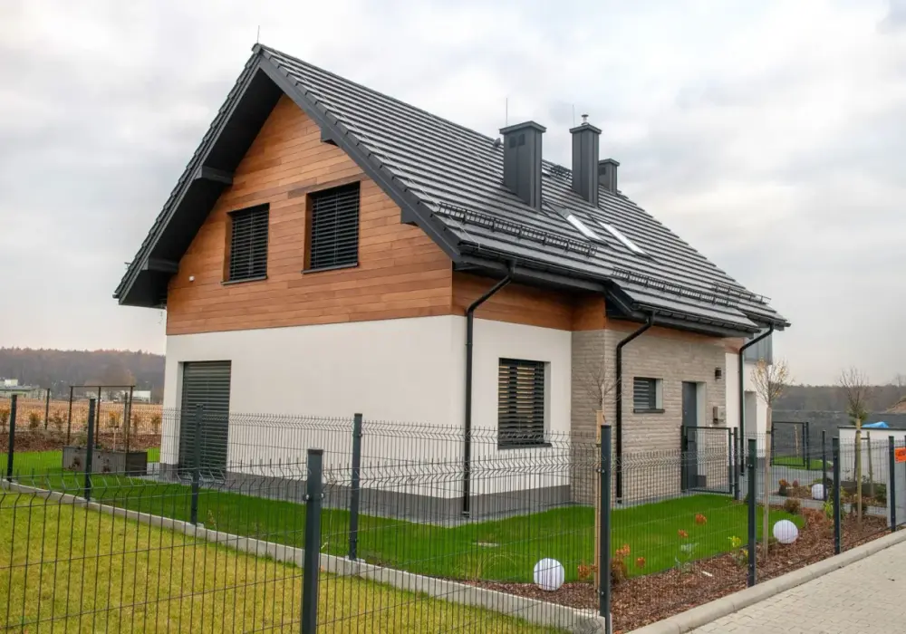 Dach dwuspadowy: charakterystyka, zalety i zastosowanie w Polsce