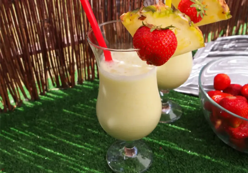 Pina colada drink – łatwy przepis na idealny letni koktajl