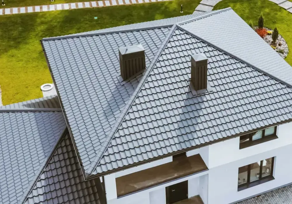 Dach kopertowy: Właściwości, zalety i jak go prawidłowo zaprojektować?