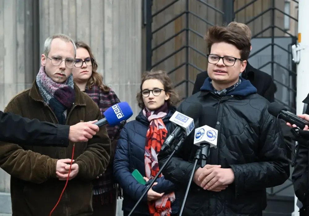 Akcja Demokracja: Jak ta organizacja zmienia Polskę na lepsze