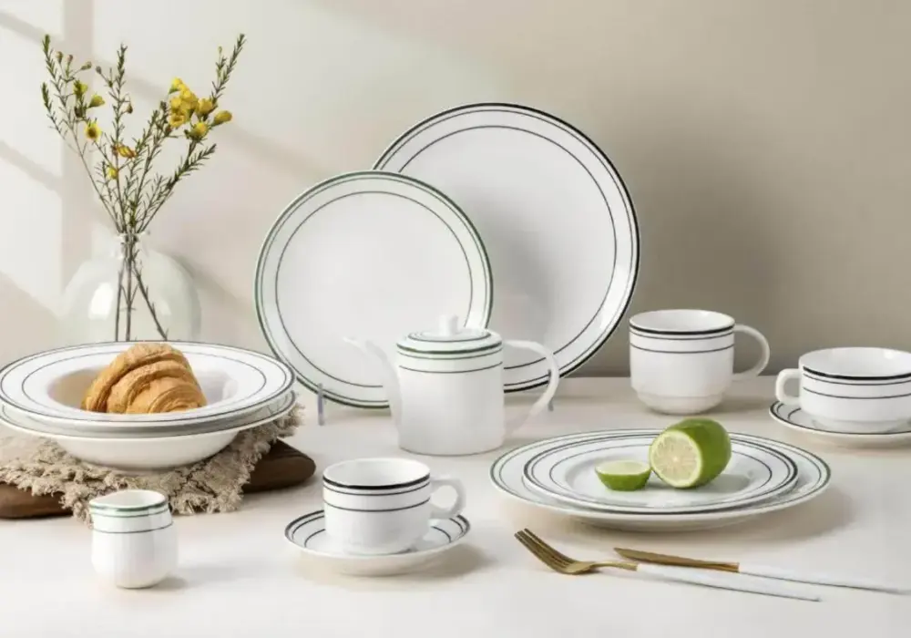 Porcelana czy kamionka? Kluczowe różnice i wybór dla Ciebie