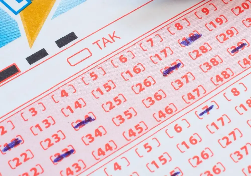 Co to jest Lotto Plus? Poznaj zasady i różnice w grze