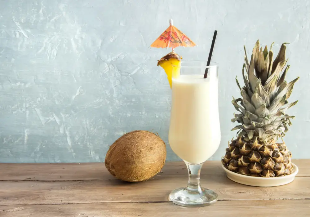 Pina colada przepis - Jak zrobić idealnie kremowy koktajl?