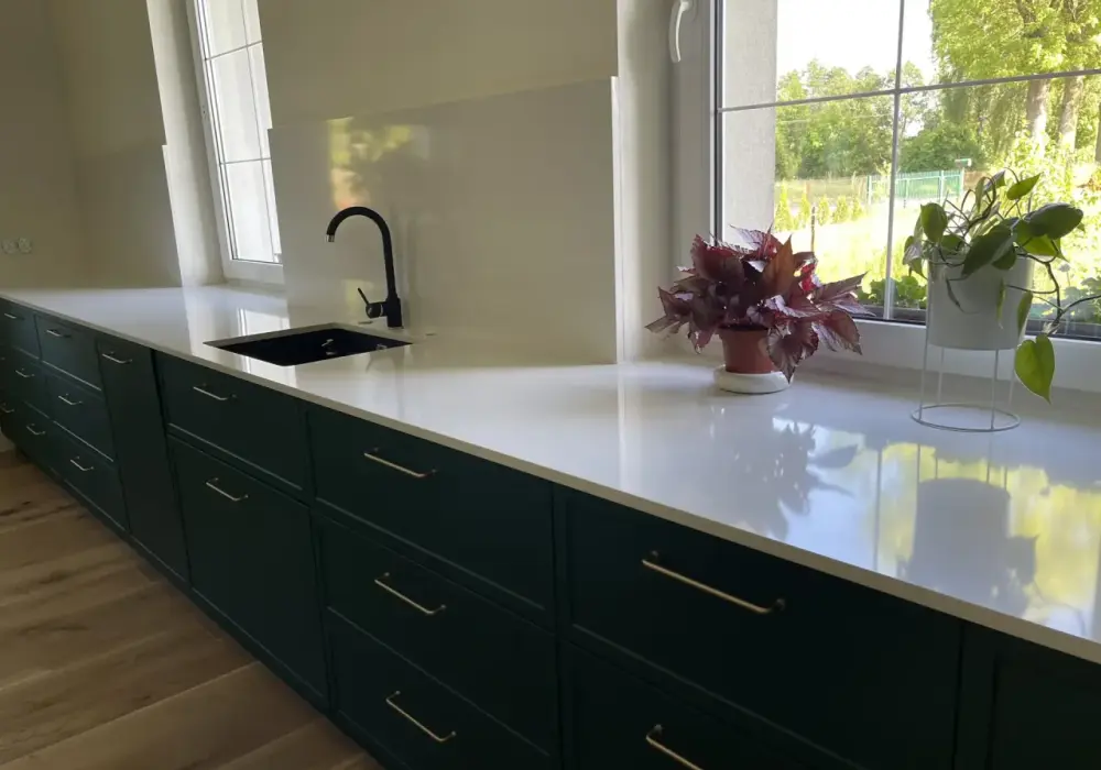 Konglomerat kwarcowy Silestone - trwałość, zastosowania i ceny