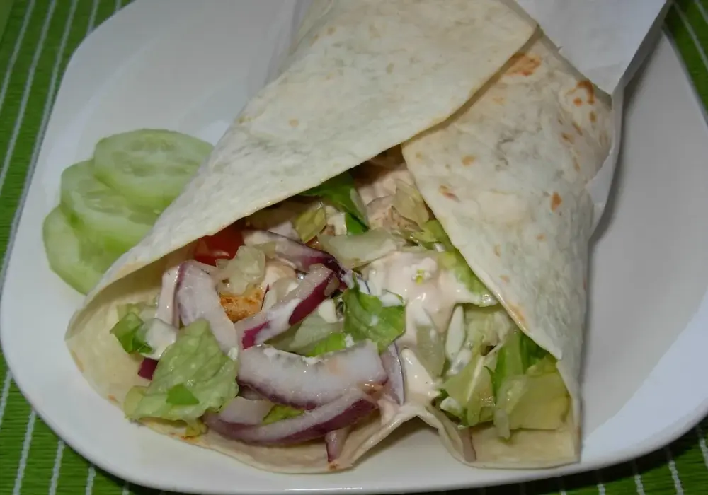 Ile waży kebab w tortilli? Poznaj dokładną wagę i składniki
