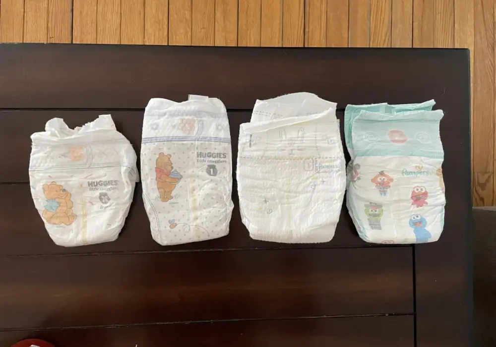 Huggies czy Pampers? Który lepszy? Brutalna prawda o pieluchach