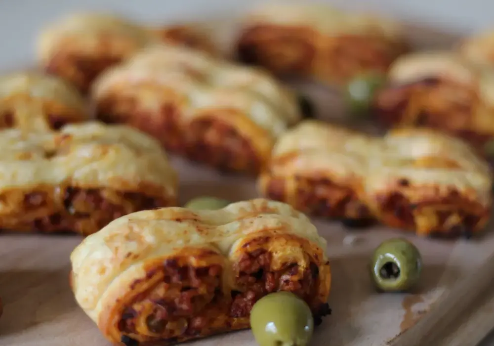 Ciasto francuskie z mięsem mielonym - idealne? Zobacz przepis!