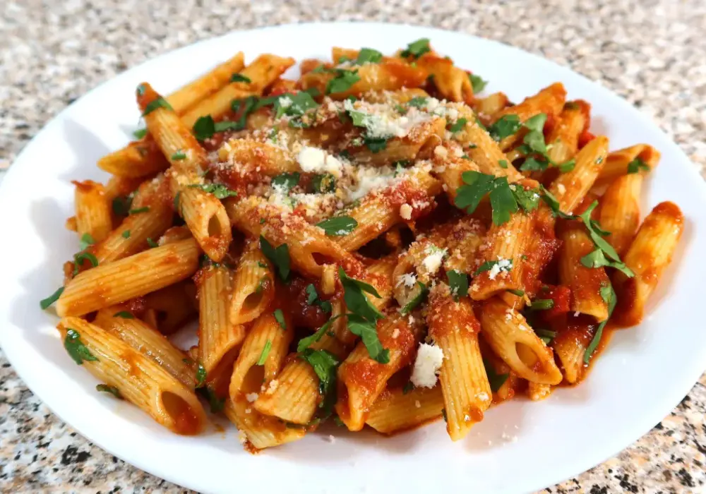 Penne Arrabbiata przepis: Odkryj idealny sposób na pikantny makaron
