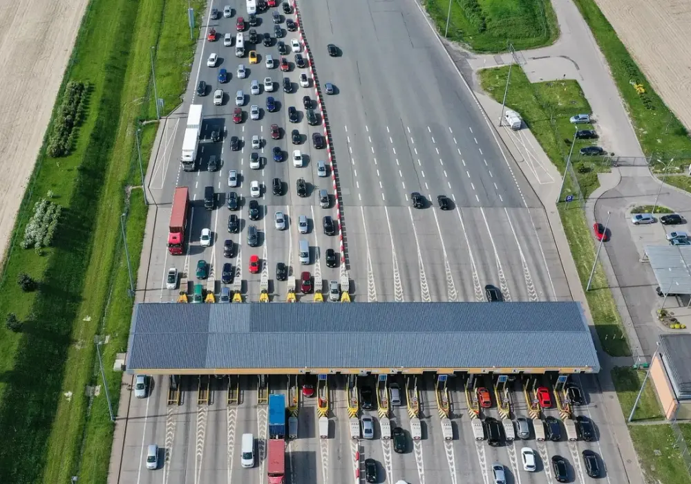 Jak jechać autostradą bez aplikacji i uniknąć zbędnych kosztów