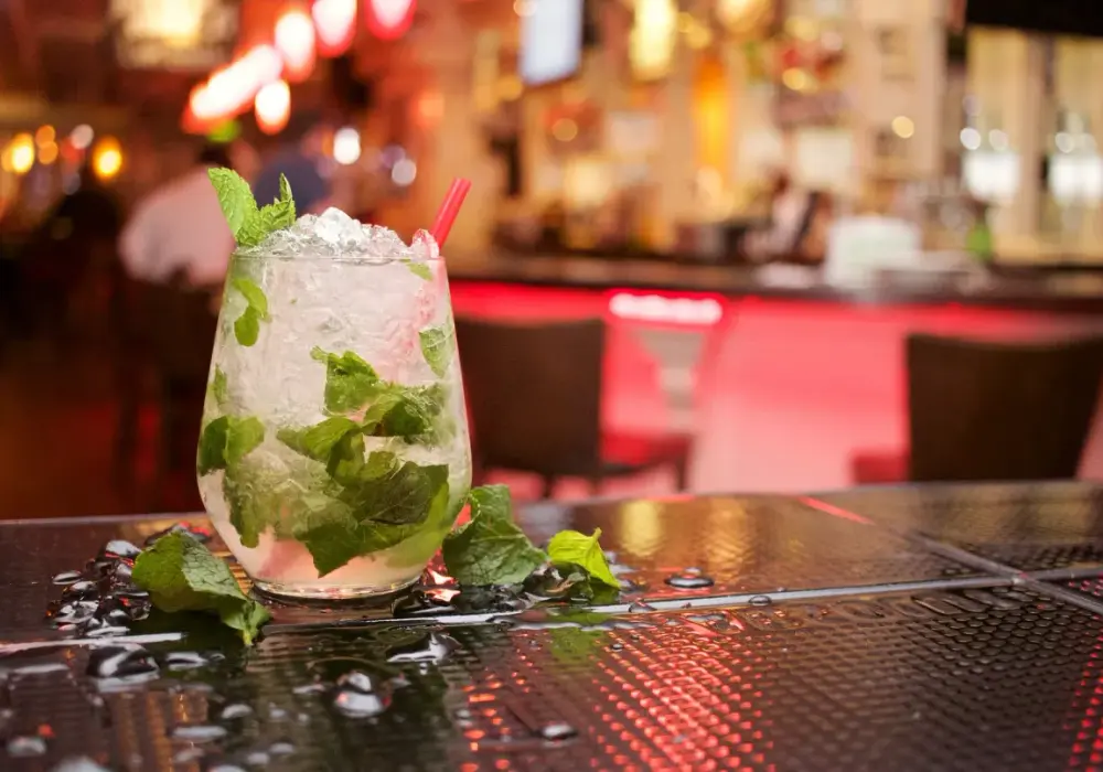 Jaki rum do Mojito? Ekspert radzi - Przewodnik po białych rumach