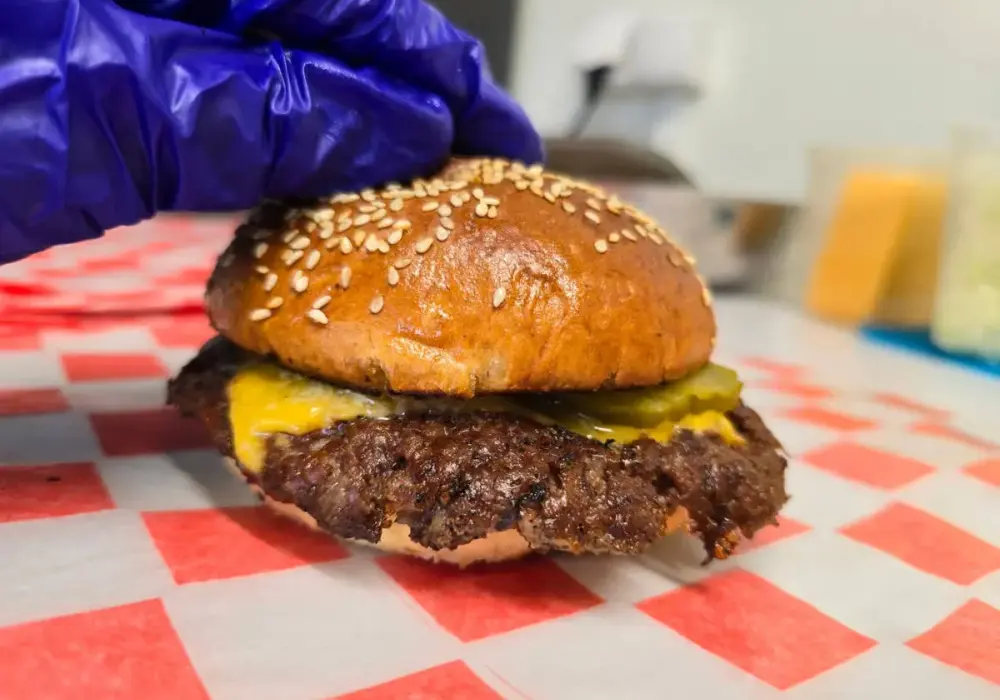Smash burger - jak zrobić idealny w domu?