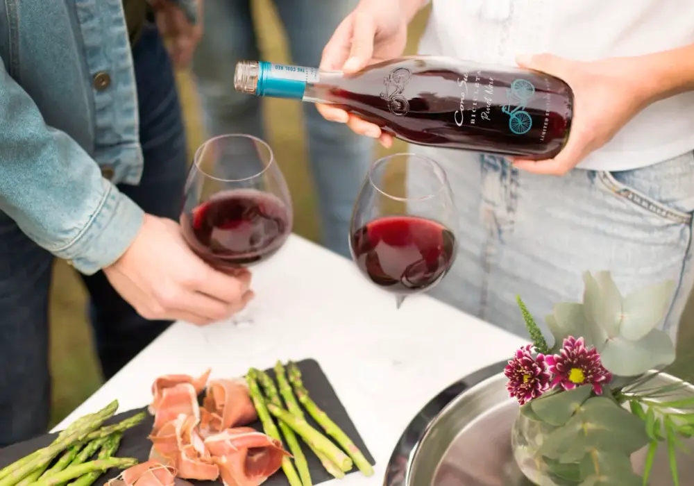 Jak odróżnić Pinot Noir od Gamay po kolorze? Prosty przewodnik