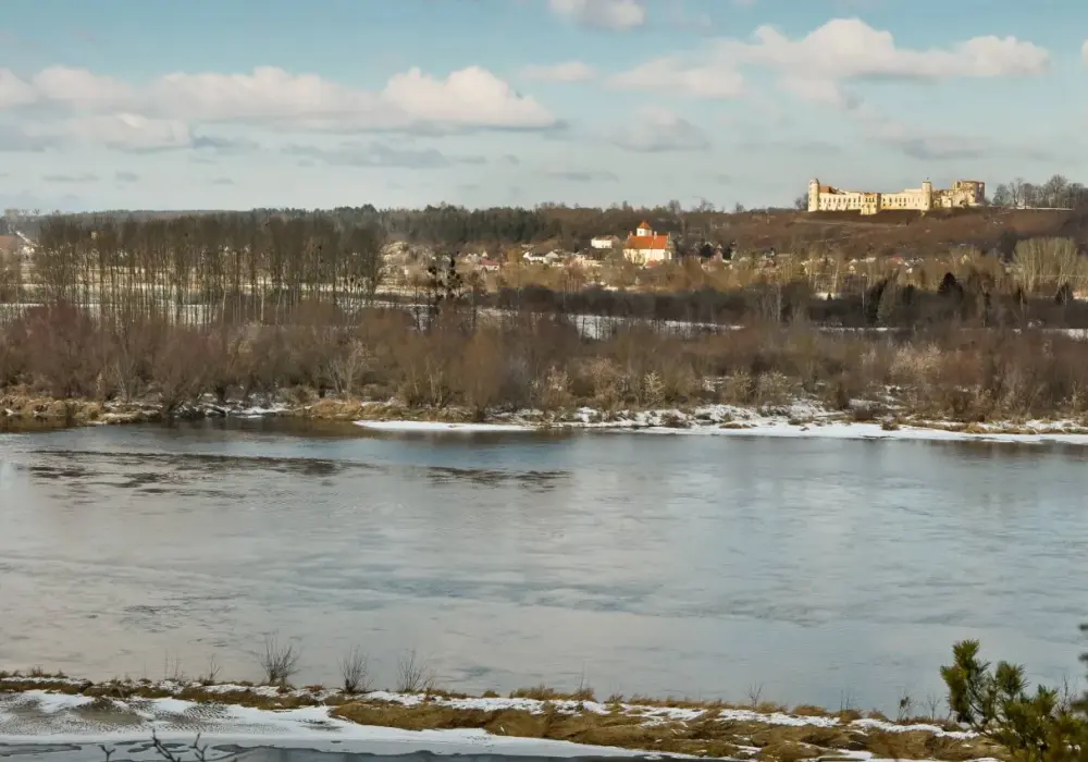 Mięćmierz - przewodnik po osadzie, wiatraku i widokach