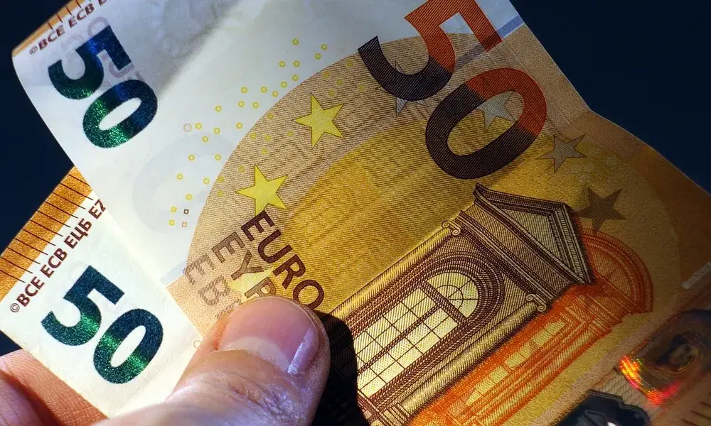 Jaka waluta obowiązuje w Niemczech? Sprawdź, dlaczego euro to jedyna opcja!