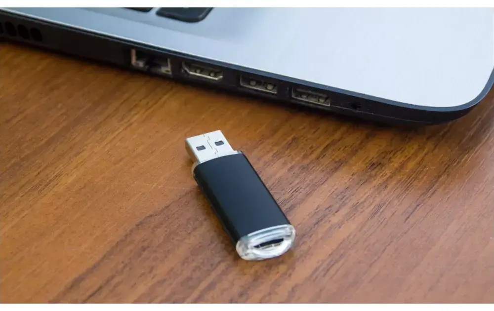 Jak zgrać nagranie z monitoringu na pendrive bez problemów?