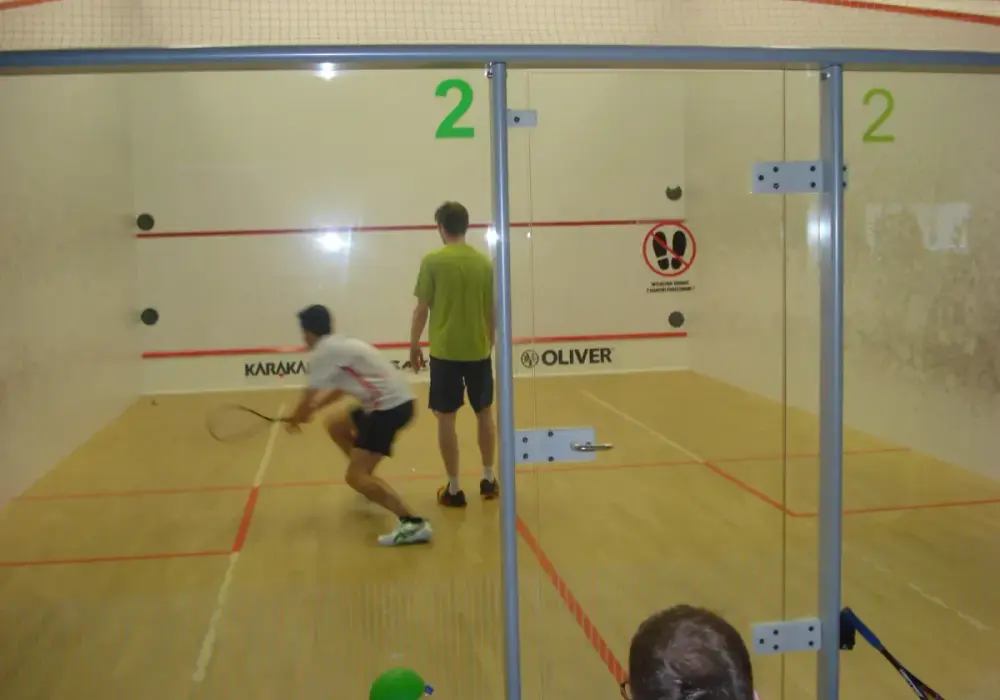 Najlepsze miejsca do gry w squash w Żywcu - odkryj lokalne kluby