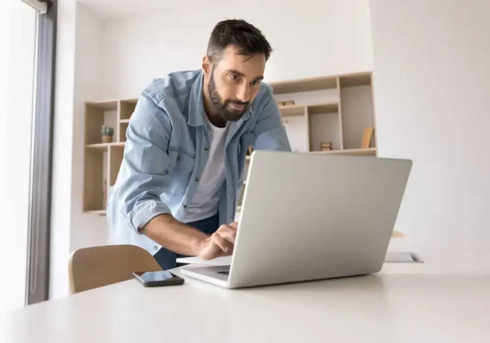 Umowa o pracę, zlecenie, dzieło i B2B - co naprawdę daje etat?
