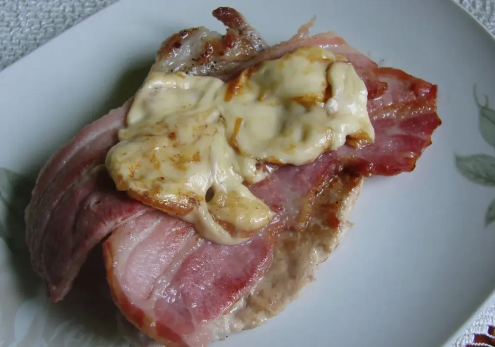 Schab po góralsku - przepis na soczysty kotlet z oscypkiem