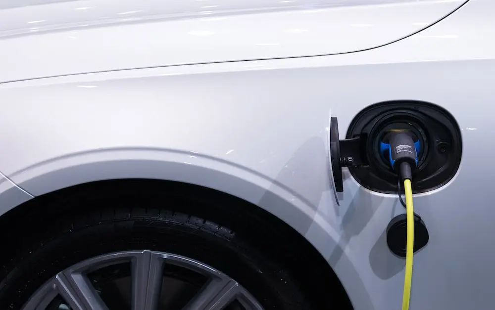 Moda na elektryki - jak ten trend zmienia motoryzację?