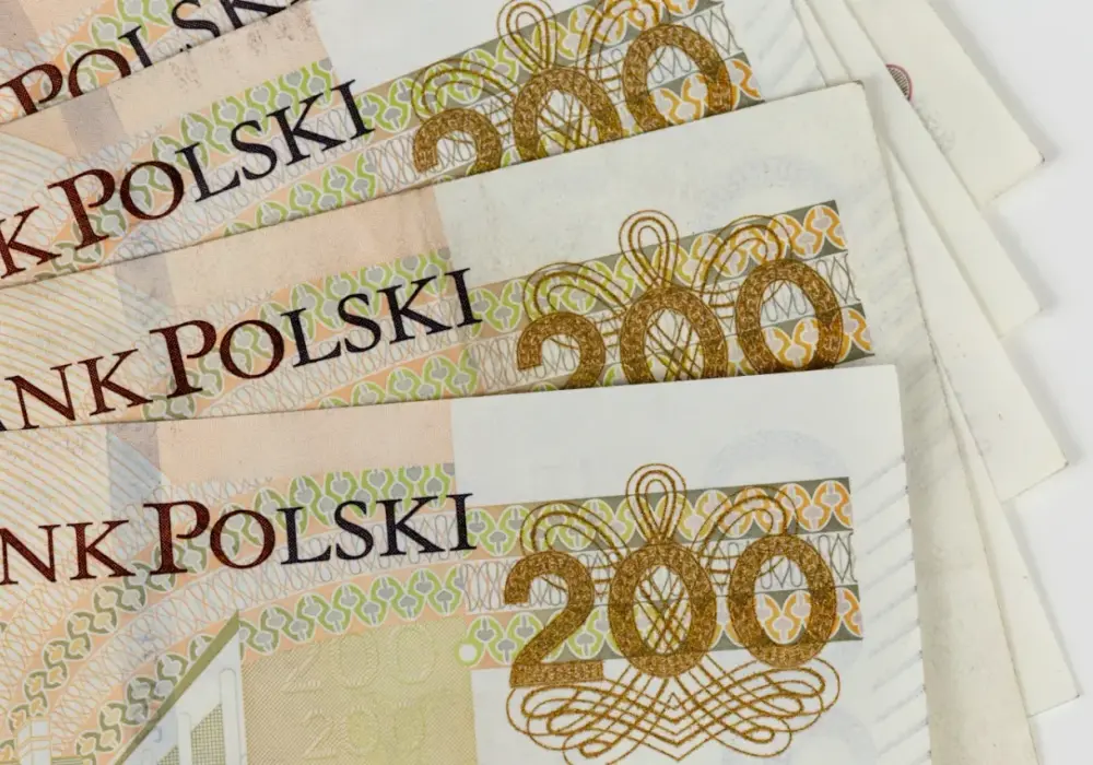 Świadczenie pielęgnacyjne 2026 - 3 386 zł. Kto może je otrzymać?