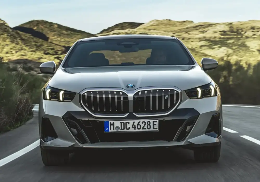 Nowe BMW serii 5 - Ceny, wersje i napędy. Jak mądrze wybrać?