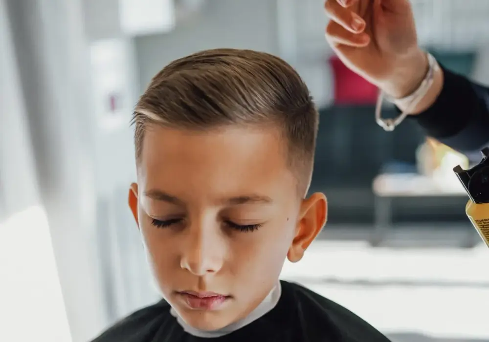 Fryzura na chłopczycę dla kogo? Idealne opcje dla aktywnych dzieci