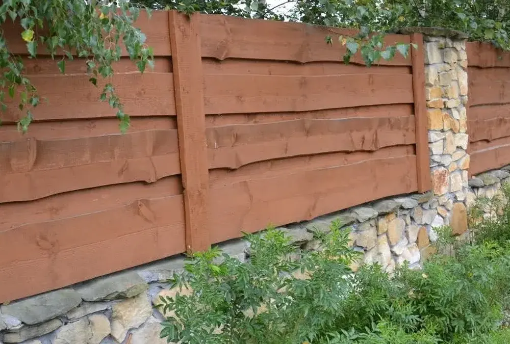 Kamienie na mur: Najlepsze rodzaje i techniki budowy ogrodzenia