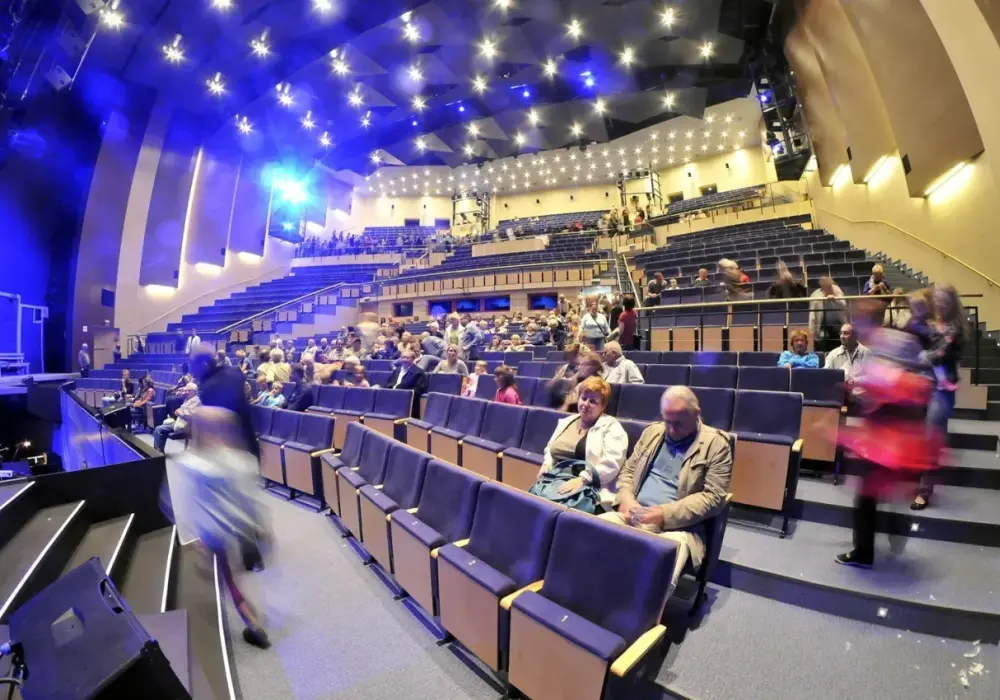 Teatr muzyczny Gdynia - ile miejsc i co warto wiedzieć przed wizytą